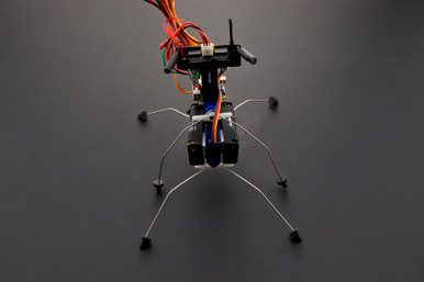 kit robot per camminare basato su Arduino per bambini