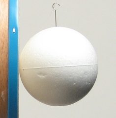 Sfera in polistirolo con gancio