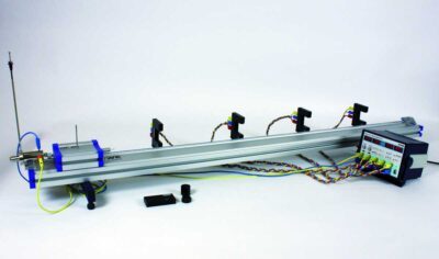 Moto lineare uniforme con la pista dimostrativa e il timer 4-4