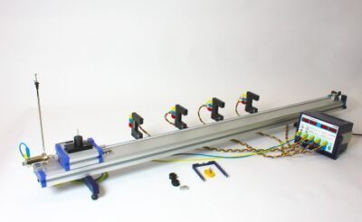 Movimento uniformemente accelerato con una massa in accelerazione con la pista dimostrativa e il timer 4-4
