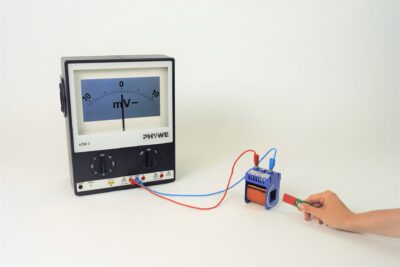 Generazione di tensione indotta con un magnete permanente (DEMO)