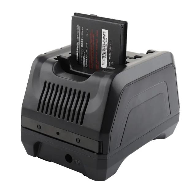 BASE DI RICARICA A 4 SLOT PER BATTERIE – ALIMENTATORE E POWER CORD INCLUSI