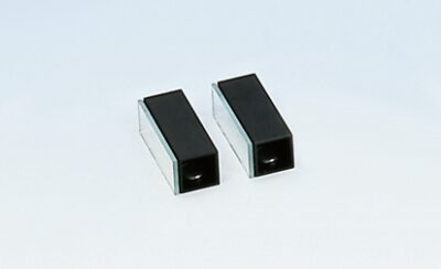 Specchio piano, tenuto da un magnete