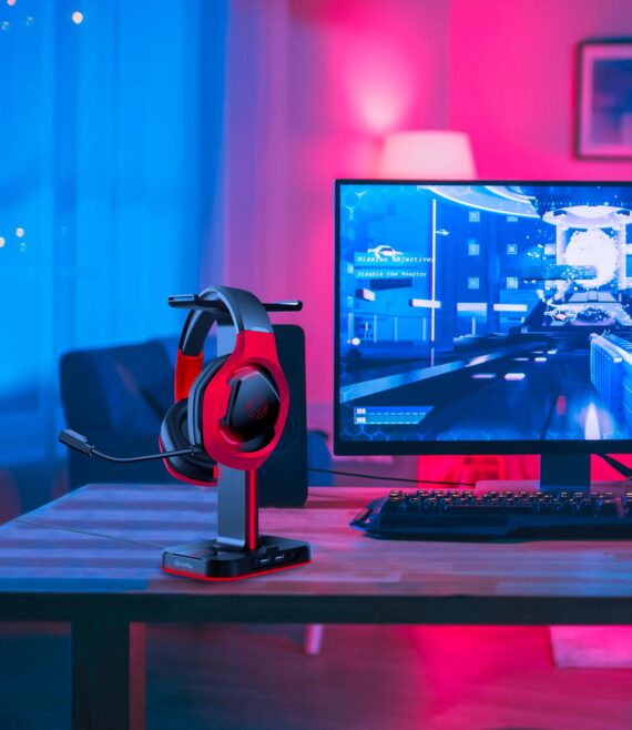 CYBERSTATION - Alzatina porta cuffie, luci RGB, utilizzabile come HUB o Power station, due porte USB-A